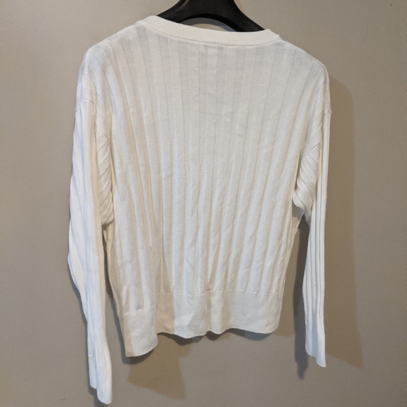2/$20 TOPSHOP White Loose V-neck Knit Sweater - Picture 8 of 13